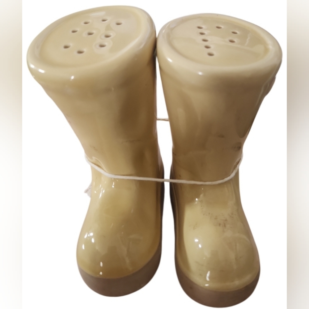 Pottery Barn Ceramic Rain Boots Salt & Pepper Shaker Set Yellow 4"H NWOT